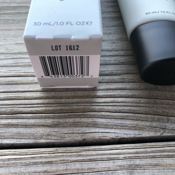 COVER FX Gripping +Firming Face Makeup Primer - Picture 6 of 7